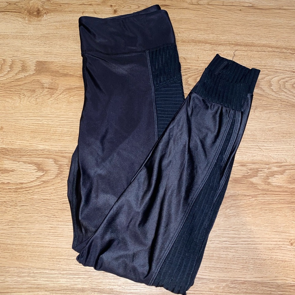 Alala leggings